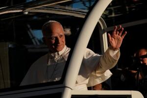 papa en el papamovil