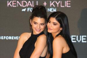 Fotos de hermanos famosos y guapos