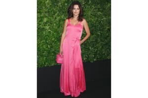 Penélope Cruz - Famosas que han brillado con un vestido rosa Grosby.jpg