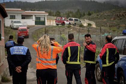 El menor, por ahora, se encuentra bajo tutela judicial ya que ningÃºn familiar ha reclamado su custodia. La violencia contra las mujeres es un problema persistente en EspaÃ±a, donde 993 mujeres han sido asesinadas por sus parejas o exparejas desde 2003, cuando comenzaron los registros oficiales espaÃ±oles de estos asesinatos. En lo que va de aÃ±o, ya 18 mujeres muerto vÃ­ctimas de la violencia de gÃ©nero.