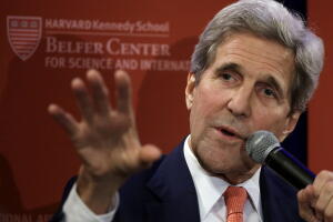 Ex secretatio de de Estado John Kerry en la Escuela Kennedy de Gobierno de la Universidad de Harvard en octubre de 2015.