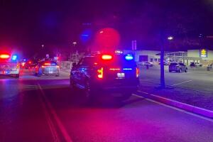 hombre hispano baleado Walmart Manor Texas