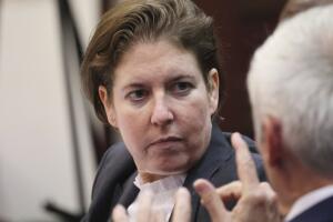 Boone rechazó un acuerdo de culpabilidad de 15 años y alegó actuar en defensa propia debido a un historial de abuso doméstico con la víctima.
