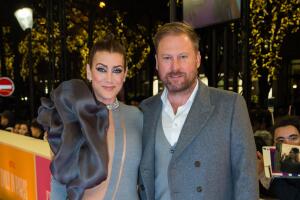 Kate Walsh y su pareja Andrew Nixon. The Grosby Group.jpg