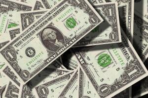 dollars-499481_1920 (1).jpg
