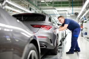 Aus Ungarn für die Welt: Produktionsstart des neuen CLA Shooting Brake im Mercedes-Benz Werk KecskemétFrom Hungary to the world: Start of production of the new CLA Shooting Brake at the Mercedes-Benz plant in Kecskemét