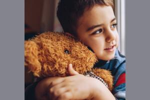 Estás son las organizaciones que dan regalos y ropa gratis para niños de NY