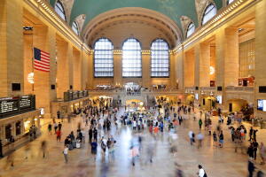 Caos y retrasos en Grand Central tras incidente con mujer en crisis emocional.