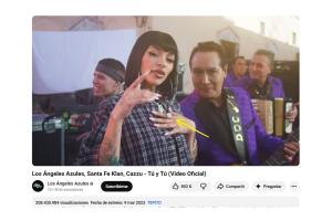 Cazzu con su anillo en forma de corazón en 2023.