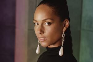 ALICIA KEYS (1) LG 2019.jpg