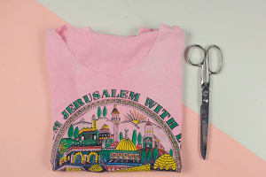como-transformar-camiseta-bolsa-1.png