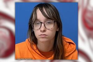 Brianna Moore, estudiante de 19 años, enfrenta cargos de homicidio agravado por la muerte de su bebé en un baño de la Universidad de Tampa.