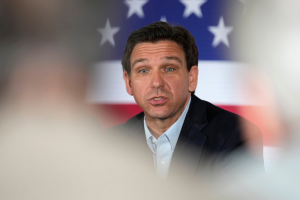 Ron-DeSantis-gobernador-Florida-visita-Texas