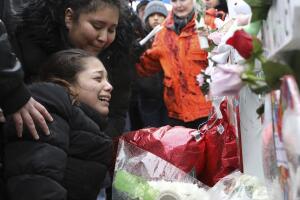 Velorio por tiroteo en Aurora, Illinois.