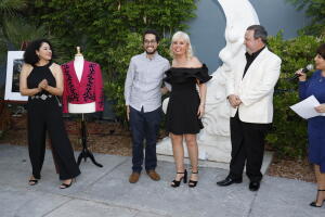 Carla Estrada recibió reconocimiento por 30 años de carrera