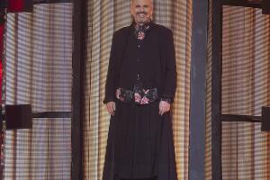 Alucinante, Miguel Bosé atrapa todas las miradas en su entrada triunfal a Pequeños Gigantes 