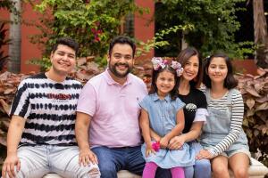 ELYFAMILIA.jpg