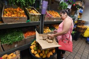 US-SOCIAL-ECONOMY-POLITICS