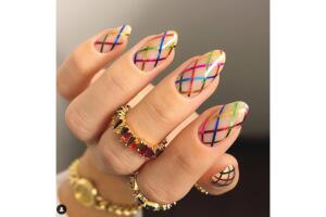 Diseño uñas luces navideñas