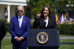 harris_biden_ap2.jpg