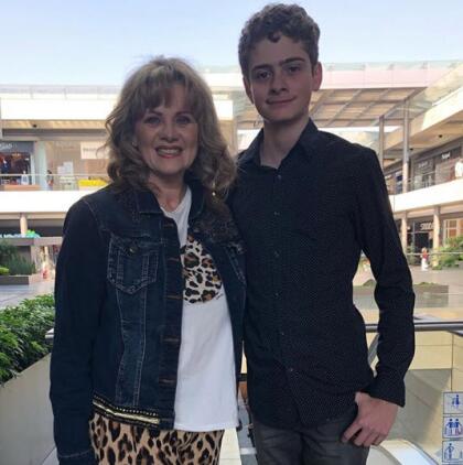 El Hijo De Erika Buenfil Ya Tiene 14 Anos Y Cada Vez Se Parece Mas A Su Padre Ernesto Zedillo Jr Famosos Univision