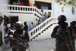 Presidente asesinado, detenidos