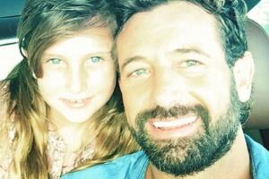 Gabriel Soto y sus hijas