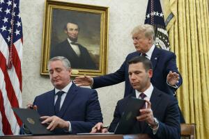 Donald Trump, Enrique Degenhart, Kevin McAleenan (Eng)