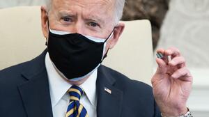 La escasez de microchips que amenaza la producción de autos (y subir los precios)