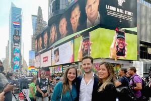 Latino Wall St in Times Sq, Berrospi