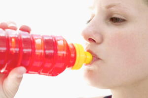 Saiba se vale a pena apostar em bebidas com carboidratos para repor nutrientes