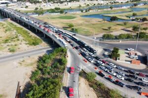 largas filas puentes cruces fronterizos crowdstrike outage caída de microsoft eagle pass texas