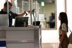 Funcionario inmigración CBP