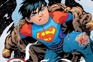 Superboy luciendo su traje