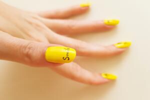 unas-amarillas-nail-art.jpg