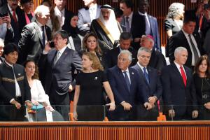 El presidente de Bolivia, Evo Morales (izquierda); al lado la vicepresidenta argentina Gabriela Michetti, el primer ministro de Portugal, António Costa (centro), el presidente de Colombia, Iván Duque (3 a la derecha), y el vicepresidente de Estados Unidos, Mike Pence (2 desde la derecha) entre algunos de los invitados a la investidura de Andrés Manuel López Obrador hoy. 