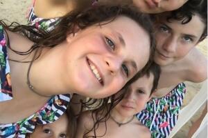 MICHELLE VIETH HIJOS.jpg