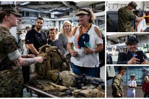 cómo subir barco Marina EEUU Semana Naval Miami 