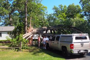 Tornado causa destrozos en Grayslake