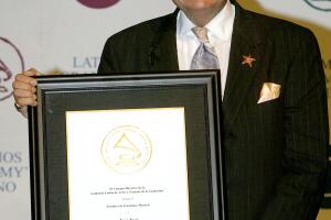 José José: Imágenes clásicas a lo largo de los años