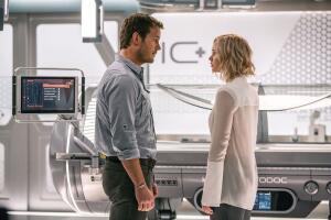 Chris Pratt y Jennifer Lawrence en la película 'Pasajeros'