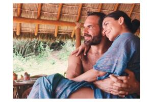 Así presentó Ana Brenda Contreras a Zacarías Melhem en 2020.