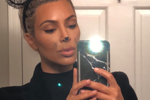Kim Kardashian como Selena Quintanilla