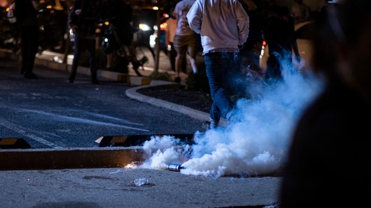Por qué el gas lacrimógeno para reprimir protestas puede propagar aún más el coronavirus Por qué el gas lacrimógeno para reprimir protestas puede propagar aún más el coronavirus