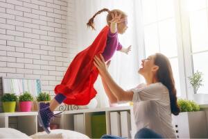 mama-soltera-nina-superheroe-1112201940.jpg