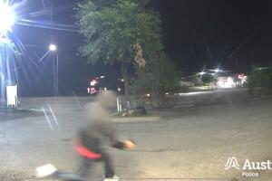 José Salgado-Amador Austin homicidio Riverside Drive mecánico sospechoso APD tiroteo AutoZone Crime Stoppers