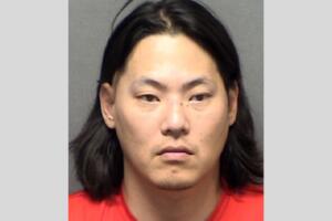 Chong Yun Mounce arrestado aplicación citas mujeres robo abuso sexual San Antonio Texas