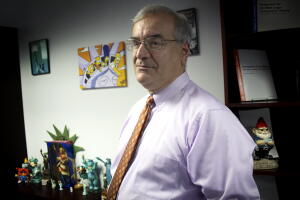 Mark Krikorian suministra los estudios con los que Trump y otros halcones de inmigración justifican sus políticas.