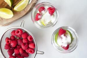 raspberry-caipirinha-1.jpg