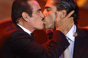 Los besos más polémicos de los famosos